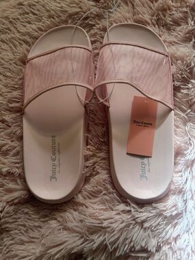 Juicy Couture Pink Slide Sandals size 9. BRAND NEW W/ tags.